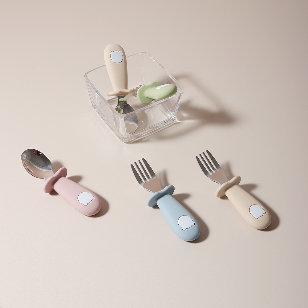 Baby panda shape silicone spoo - Baby Food Utensils recensione e prezzo