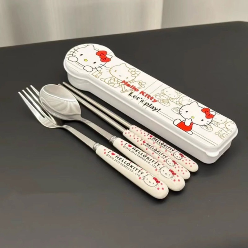 Sanrio Hello Kitty Three Piece - Weaning Spoon Set recensione e prezzo
